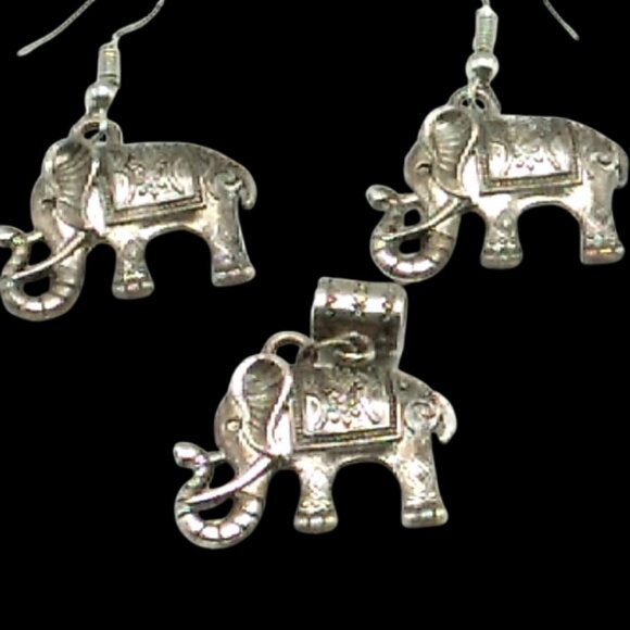 Vintage-inspired Silver-tone Elephant Earrings with Matching Elephant Pendant - Picture 1 of 16
